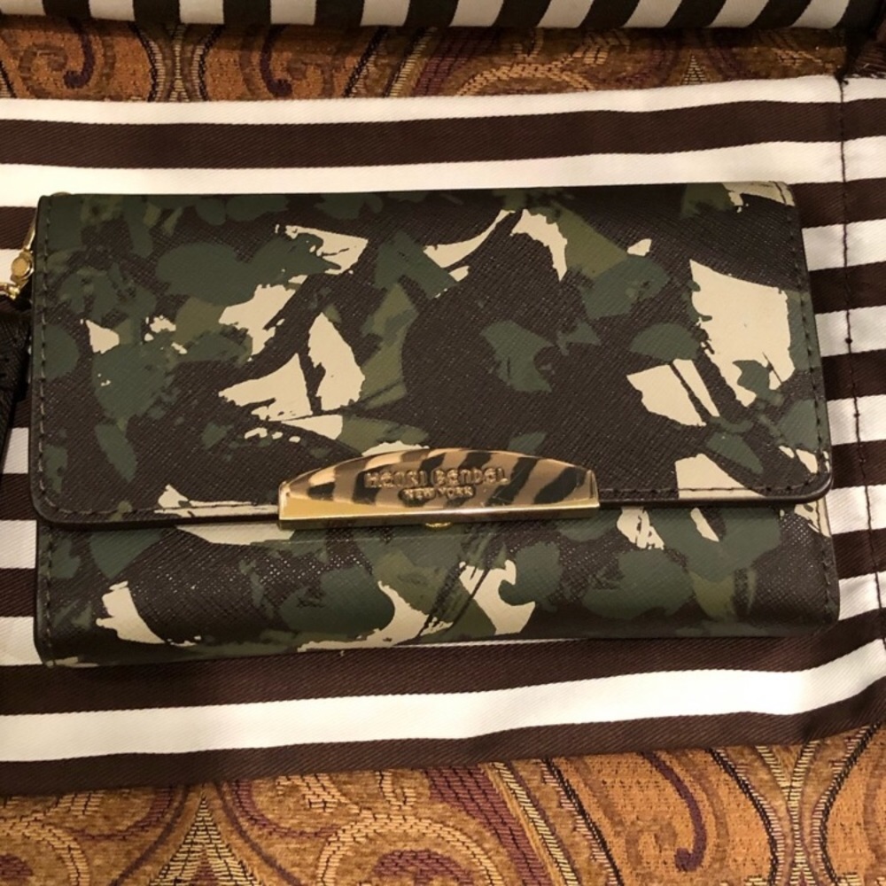 New Henri Bendel camo wallet wristlet